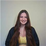 Acabo de acabar Batxillerato y quiero hacer la carrera de educación, la eseñanza es mi pasión y puedo dar clases de múltiples materias